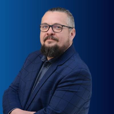 Zdjęcie przedstawia Kierownika Zakładu Korozji i Chemii - mgr inż. Leszka Komorowskiego