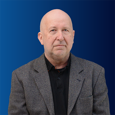 Zdjęcie kierownika Laboratorium Badań Konstrukcji Mostowych, dr hab. inż. Piotra Olaszka, prof. IBDiM