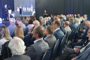 Uczestnicy obchodów jubileuszu IBDiM